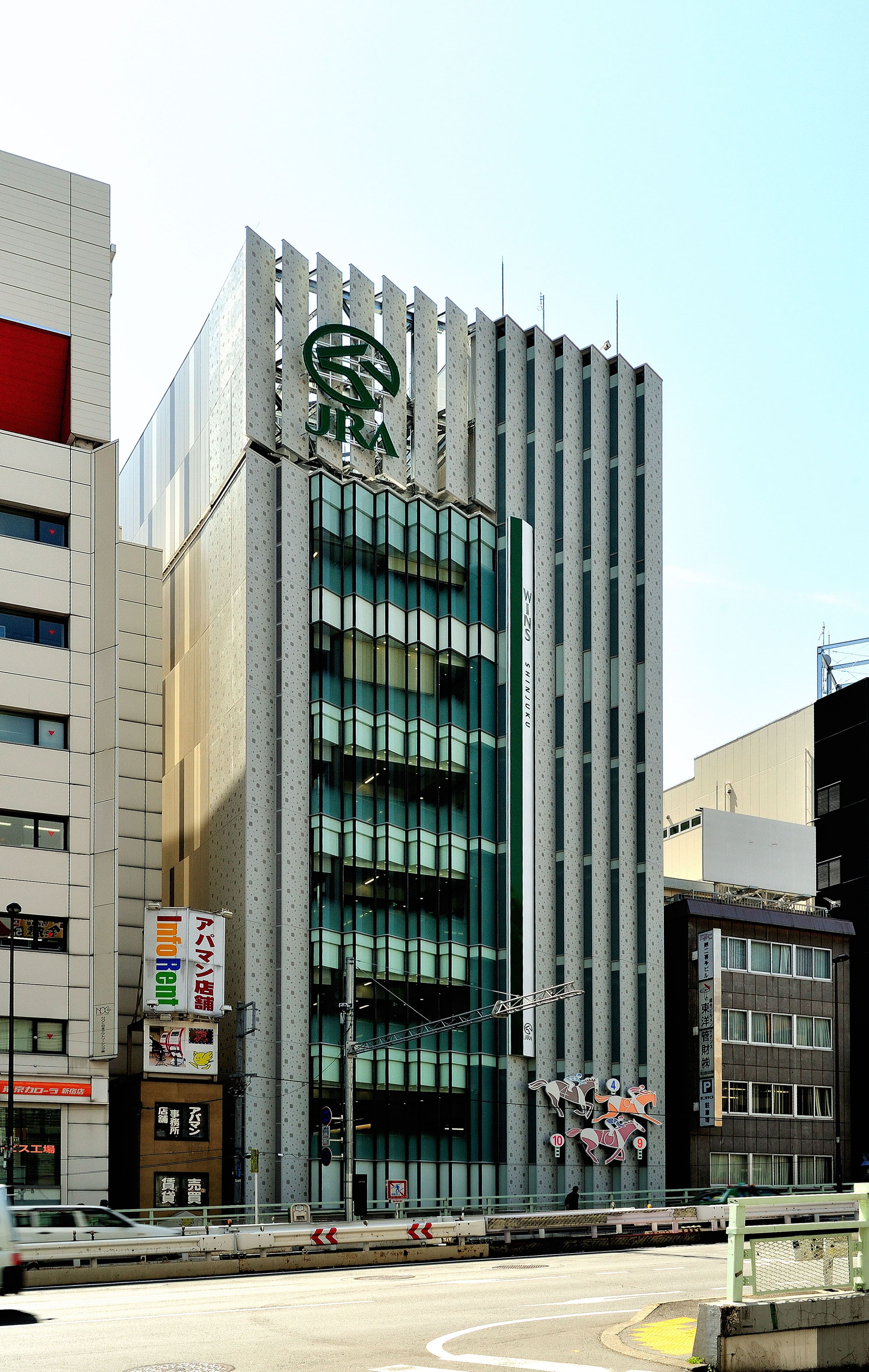 ウインズ新宿 | JRAファシリティーズ株式会社 | JRAファシリティーズ