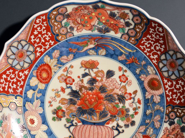 献上手古伊万里焼】飾絵皿（特大）染錦本金花籠獅子