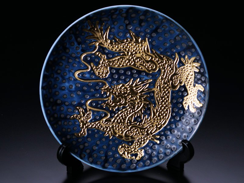 漆黒に映える黄金の龍！飾り絵皿 天目金彩龍図 - JTOPIA