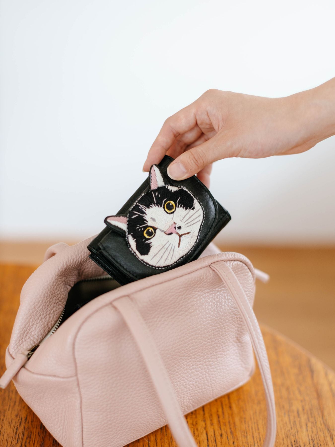 tamaoworld 刺繍ねこ ミニ財布｜ファッション雑貨・その他｜オルネ ド