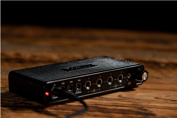 moogのシンセサイザー、MOOG SOUND STUDIO（Mother-32 & DFAMセット