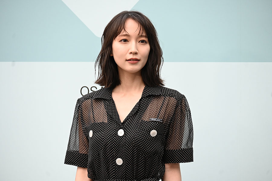 吉岡里帆が大阪のイベントに登場、京都帰省時は「家に帰らない