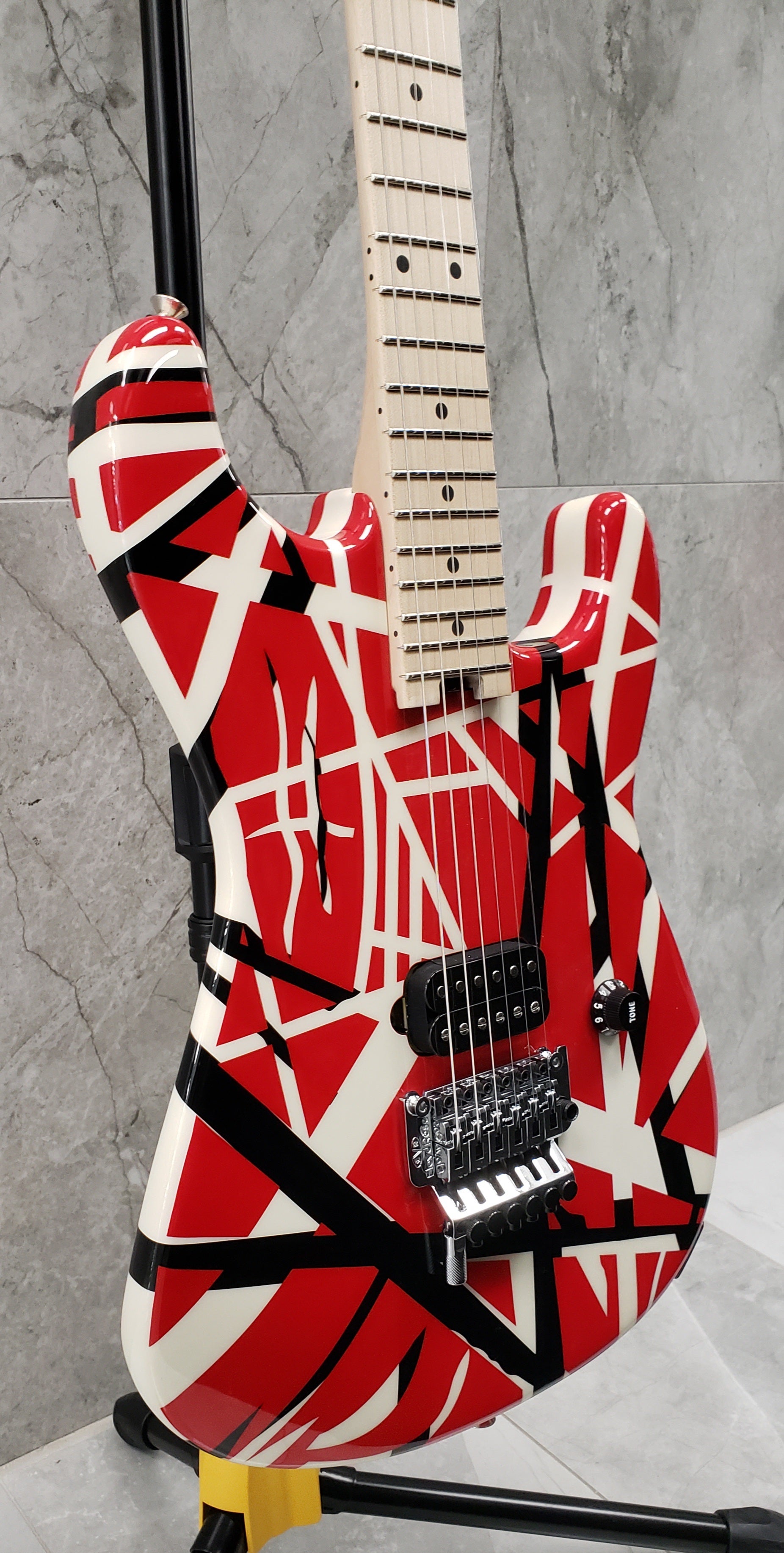 EVH Striped Series Red with Black Stripes 5107902503 — L.A. Music