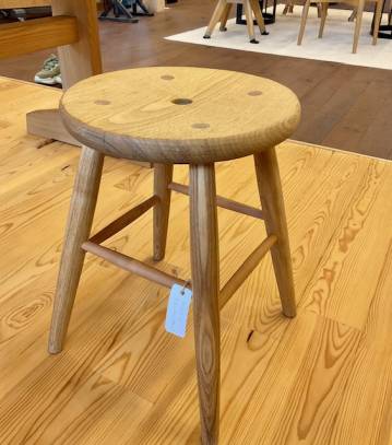 椅子入荷中！：新着情報 | 無垢材家具と木の家づくり「きこりの店」