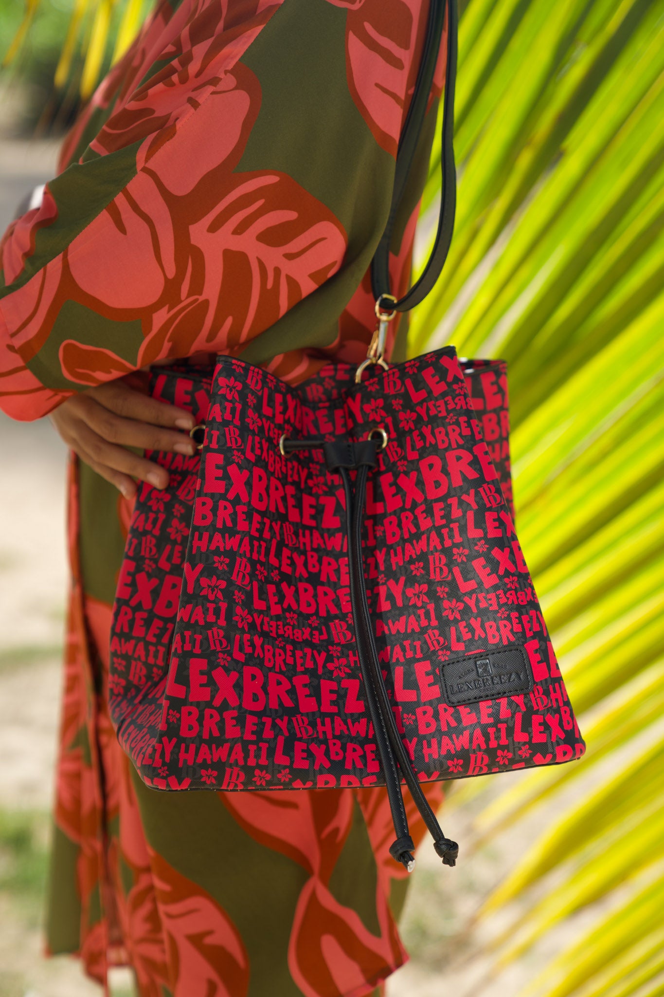Pakeke Bag | Breezy Graffiti Black/Pink – LexBreezy Hawaii