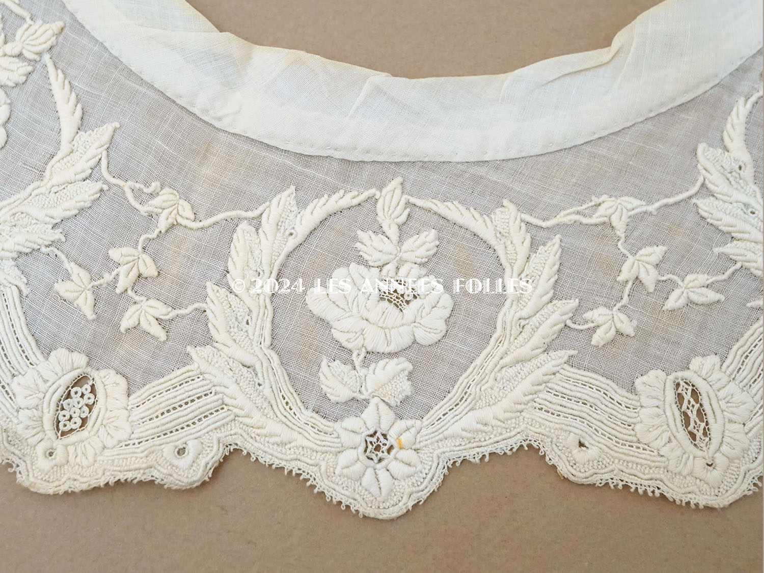 19世紀 アンティーク 付け襟 薔薇の刺繍入り : LES ANNEES FOLLES