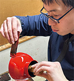 中島忠平漆器店 輪島塗／沈金彫詰ぐい呑「桜三様」 | ライトアップ