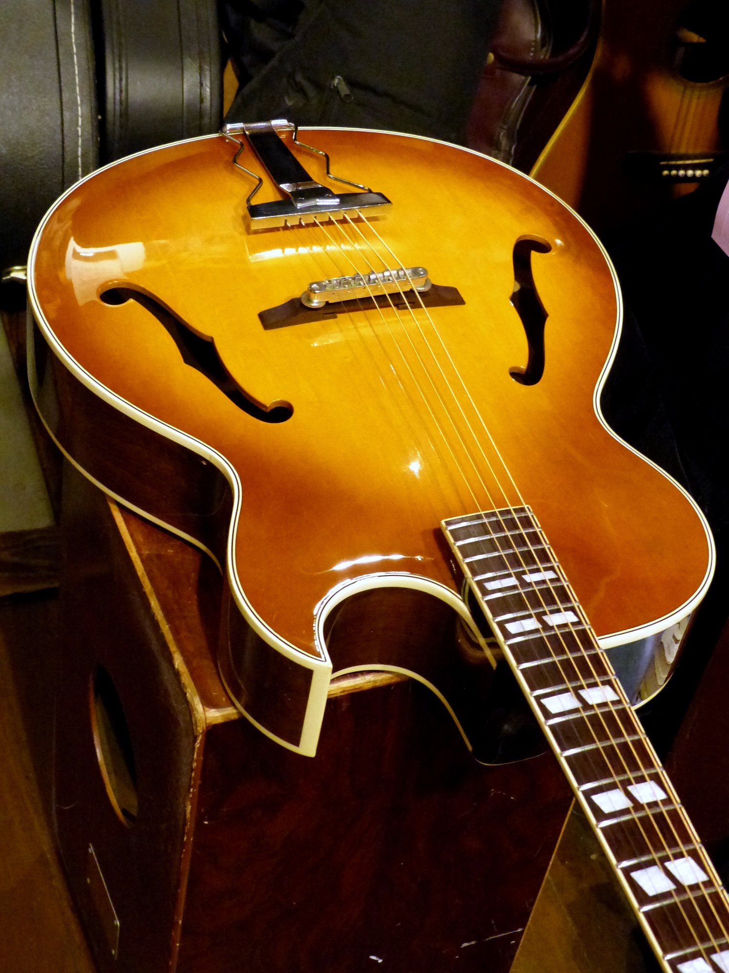 Greco '92 FA-95 – 京町家のギターショップ ライトニン