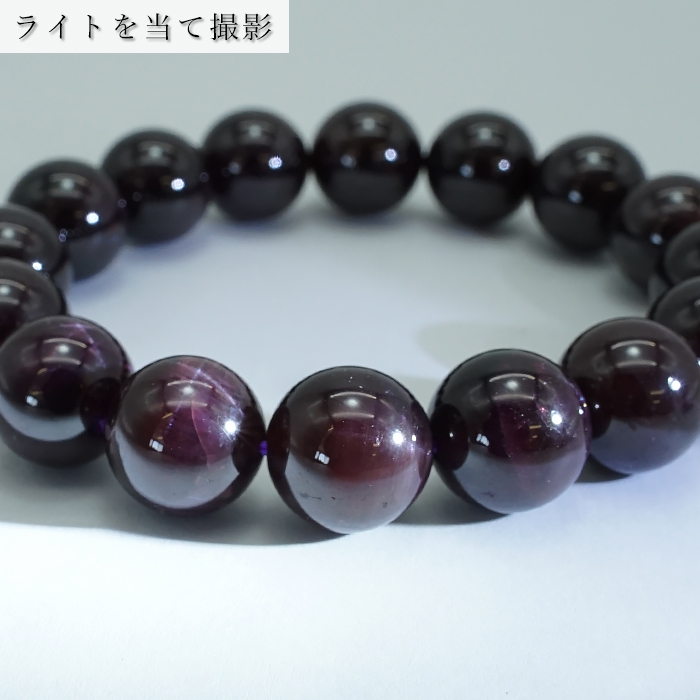 愛や絆を深める石 情熱 冷静 人間的な成長 1月の誕生石 1月