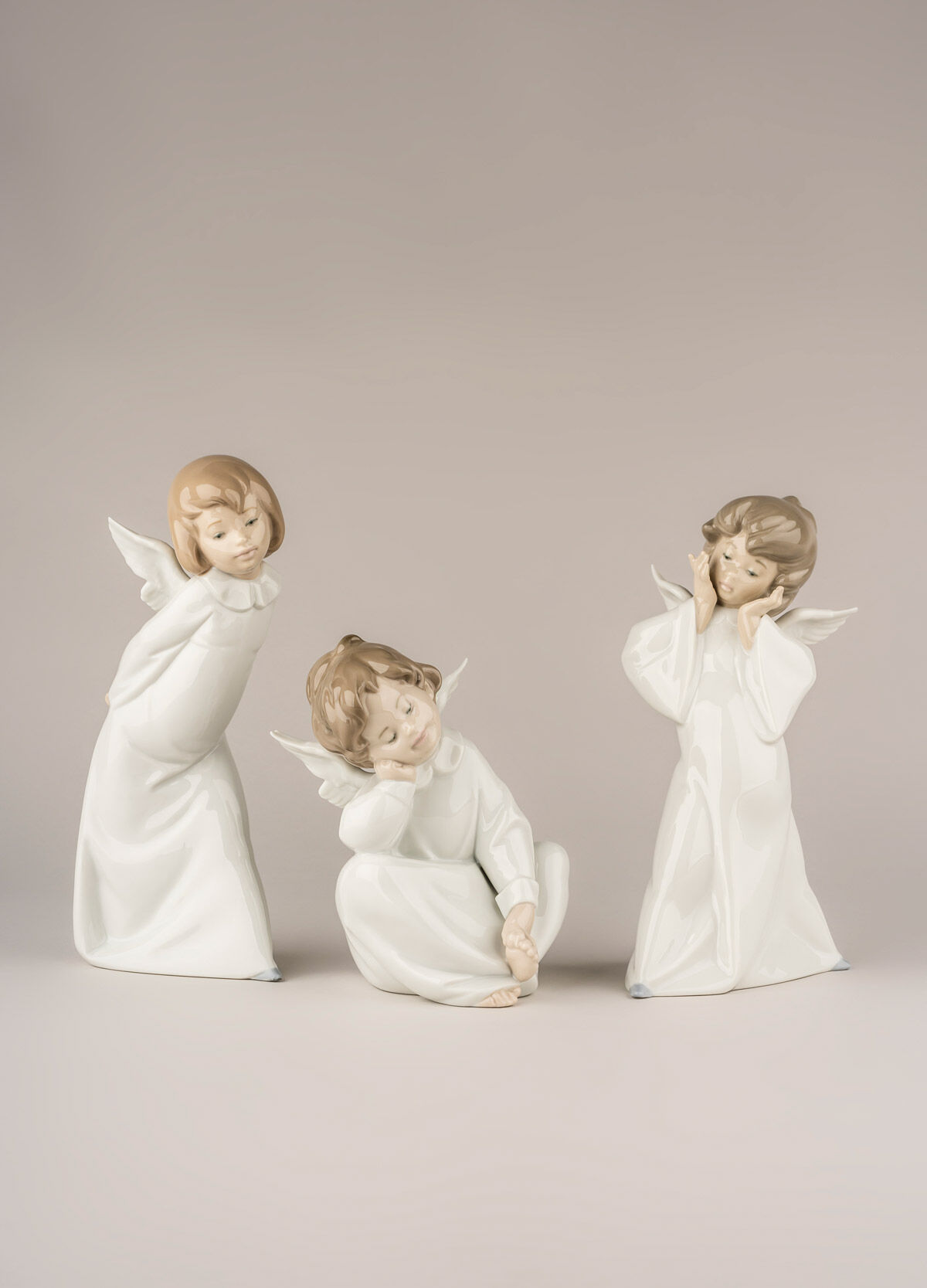 【未使用】LLADRO フィギュリン 天使の考えごと [わかってきたぞ] 天使の考えごと<わかってきたぞ> | リヤドロ公式オンライン