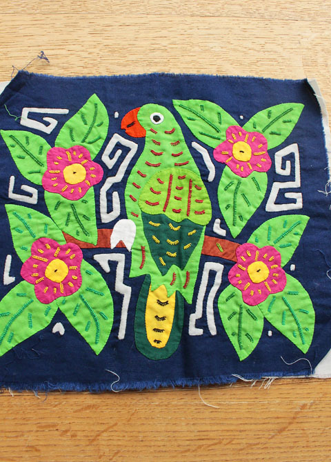 オトミ族の手刺繍クロスメキシコの刺繍・テキスタイル