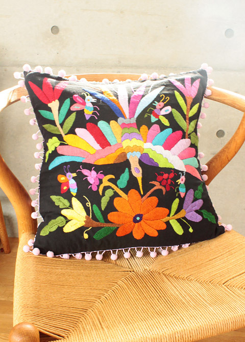 オトミ刺繍クッションカバー