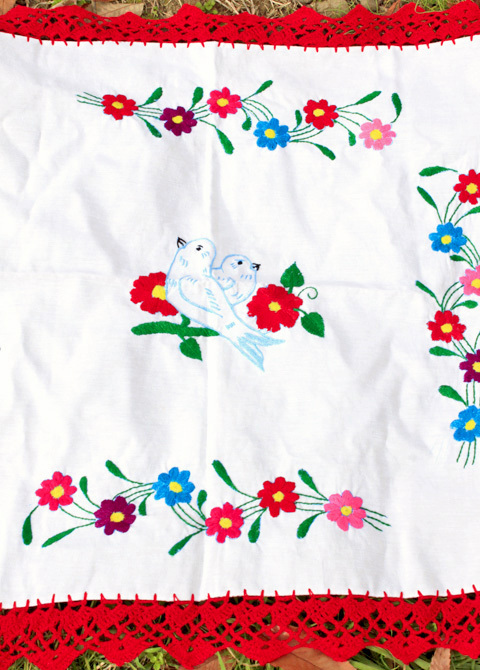 メキシコ刺繍のテーブルクロス