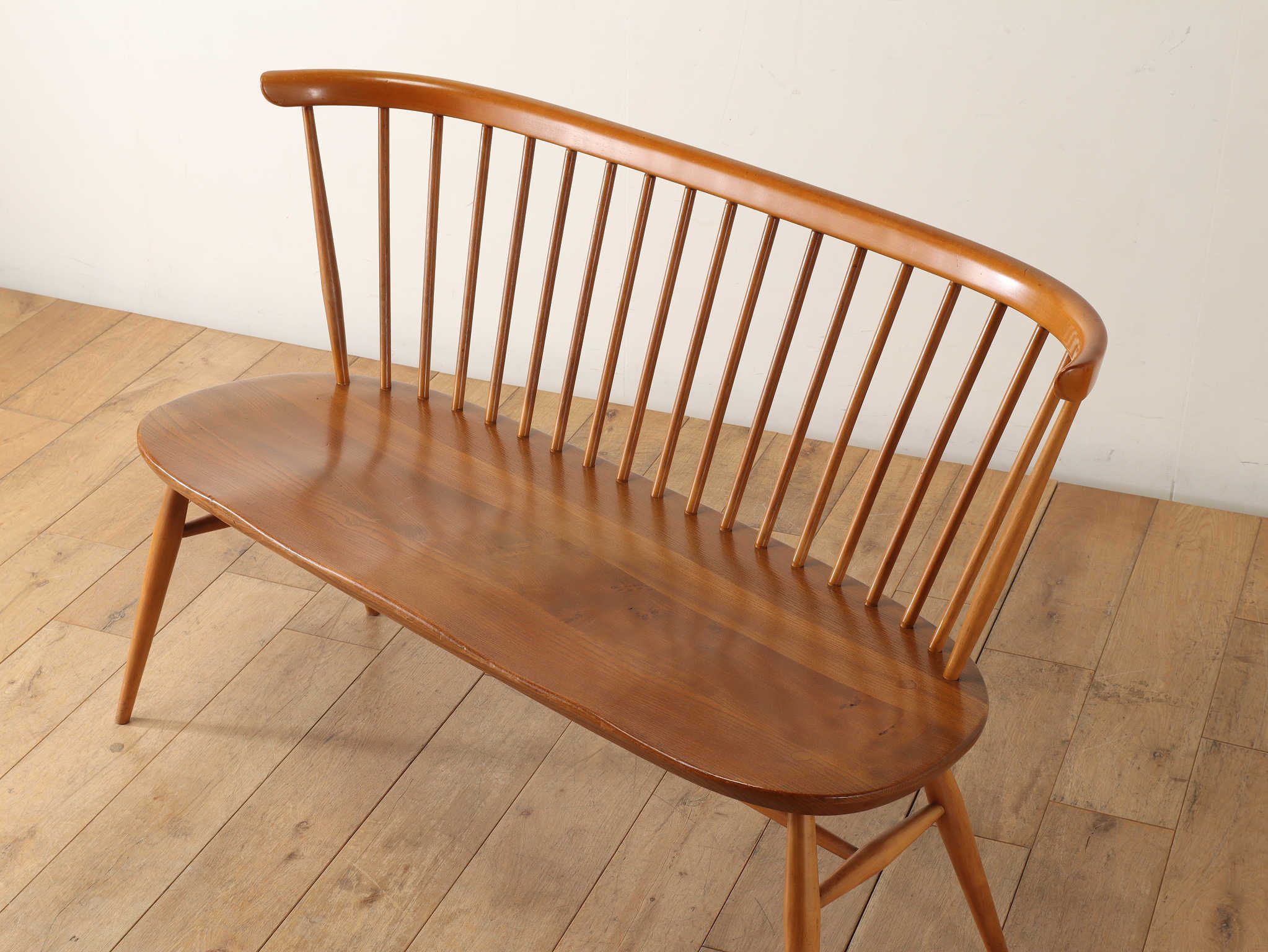 ERCOL ラブシート | ロイズ・アンティークス | ヨーロッパの