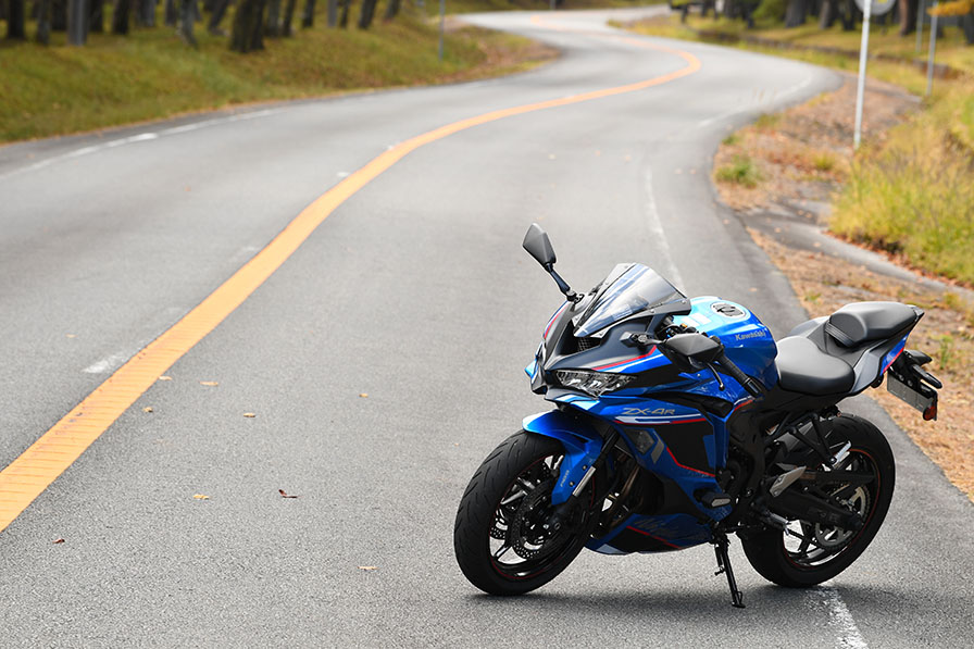 Kawasaki Ninja ZX-4R SE】公道走行で感じたベストバランス SE