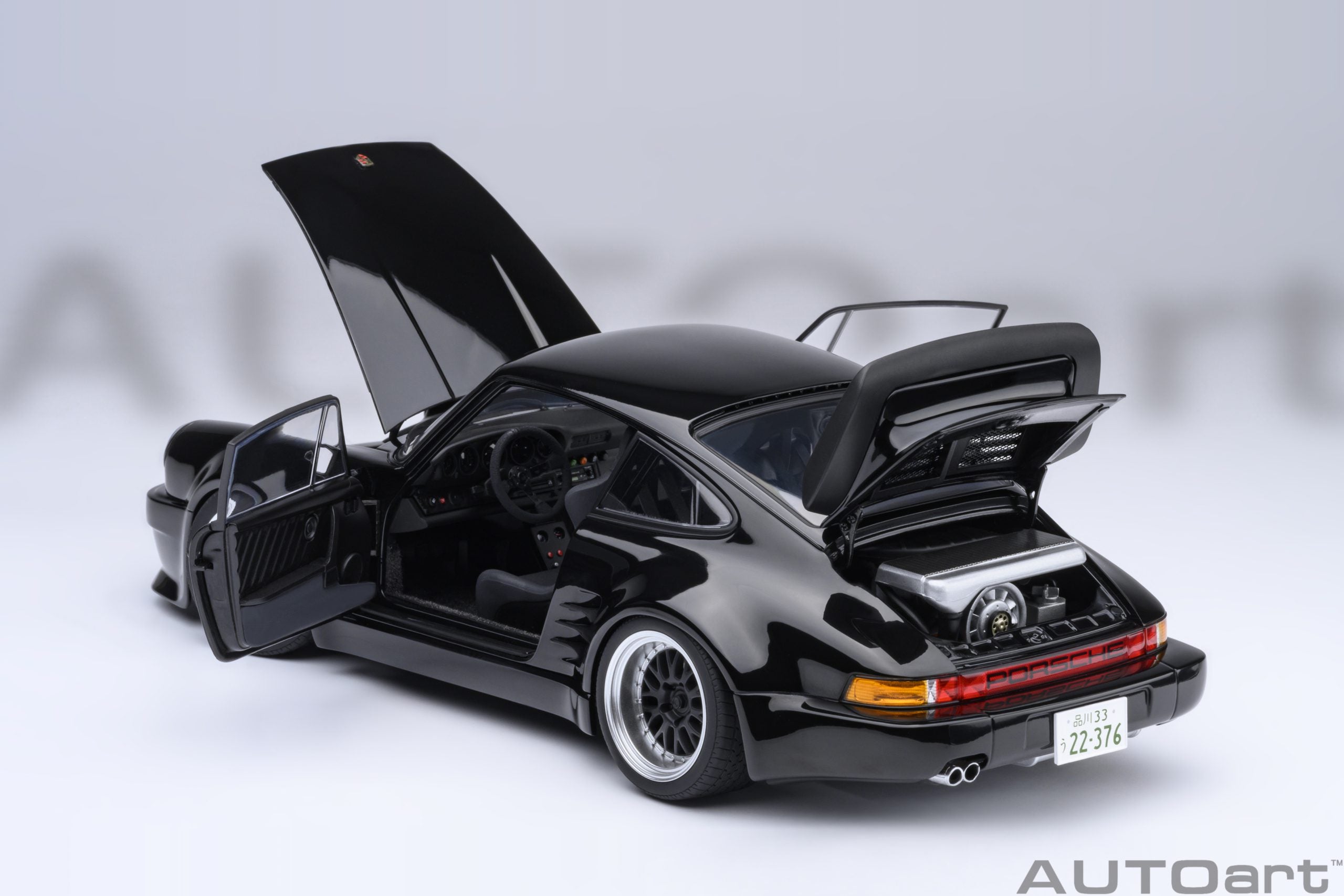 AUTOart 1:18 Porsche 911 (930) Turbo Wangan Midnight “Blackbird
