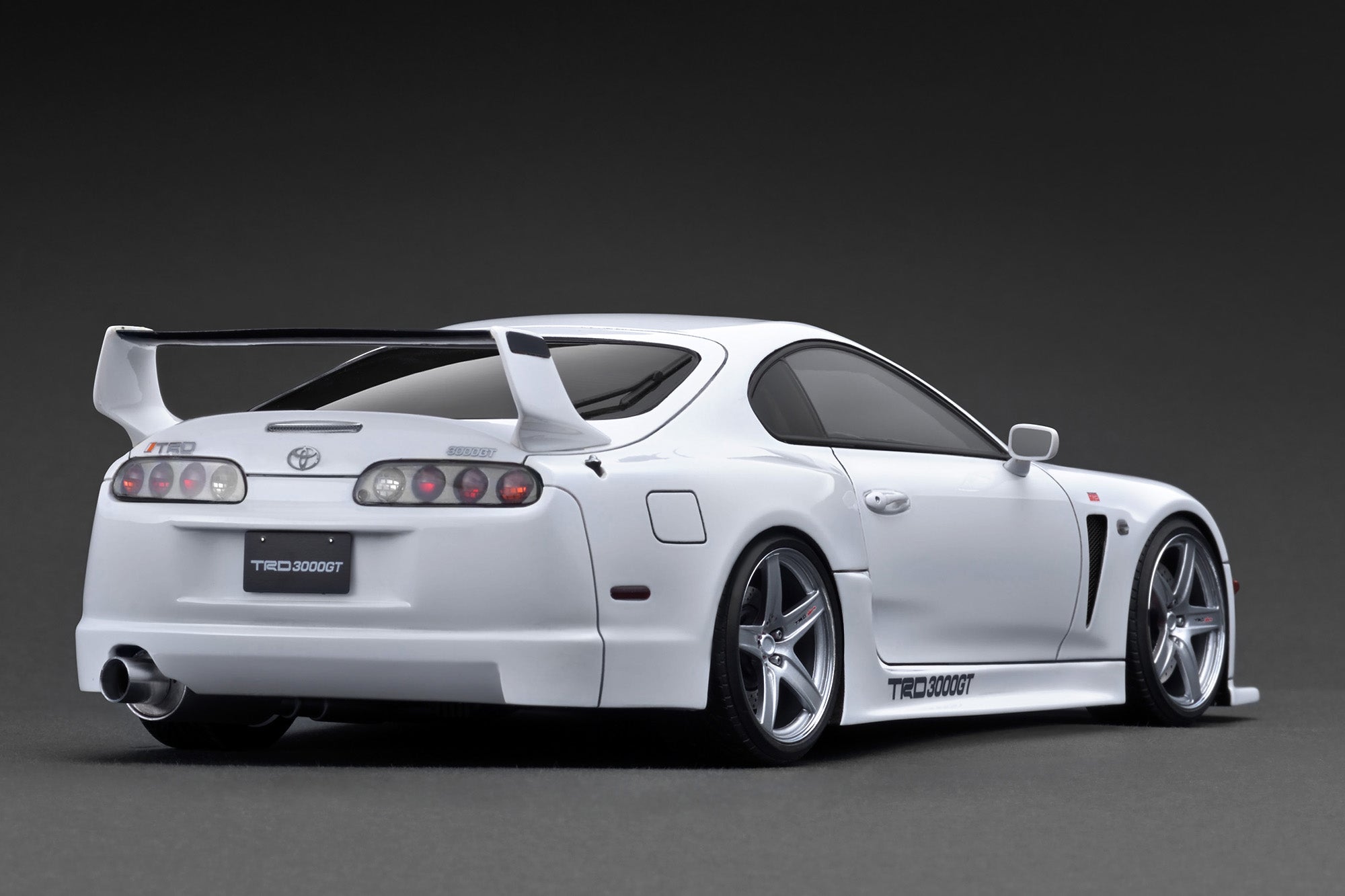 Ignition Model 1:18 Toyota Supra (A80) TRD 3000GT in White – Model