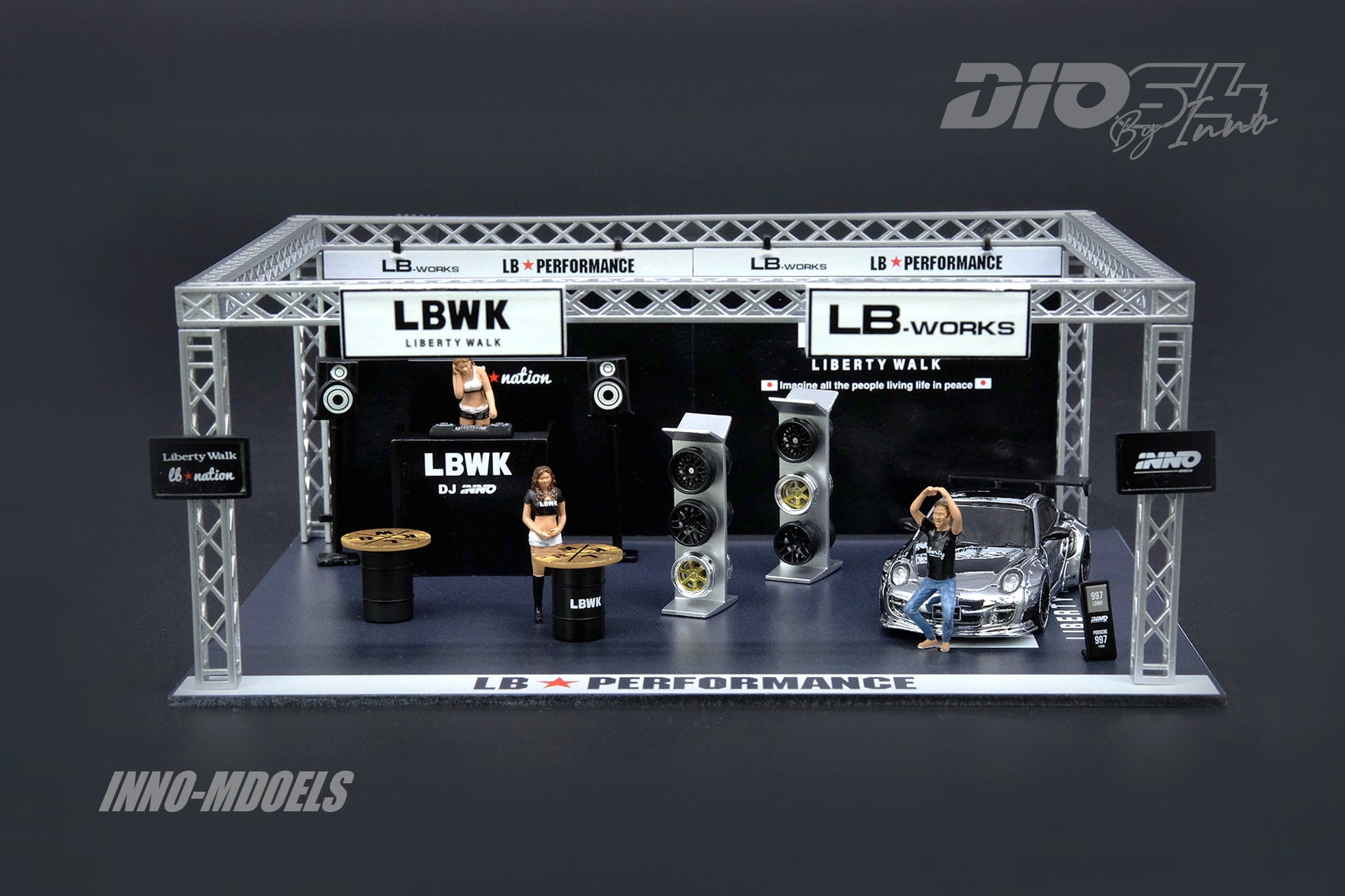 INNO Models 1:64 Liberty Walk Auto Salon Diorama Set with 1/64