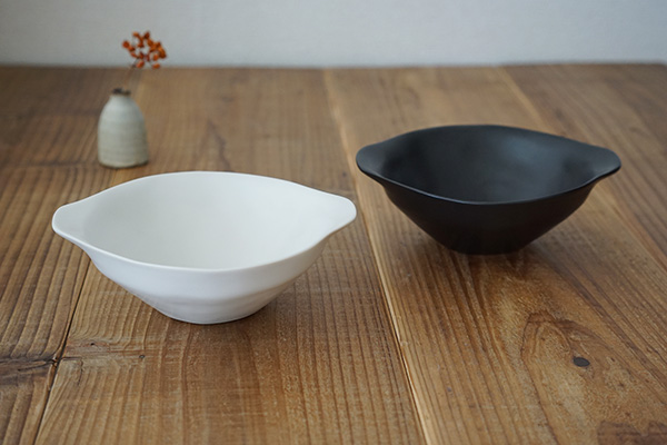 井山三希子 YASUMI 手付きボウル 黒｜和食器の通販 monsen
