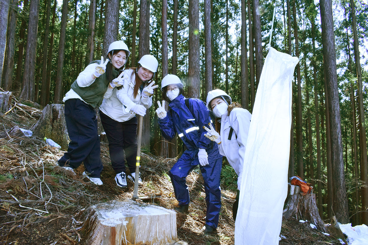 アカシデ120本の植樹と鹿沼組子体験。栃木県鹿沼市で上野硝子工業様の