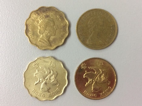 香港、回収進むエリザベス女王の肖像入り硬貨＝消えゆく英国統治時代の