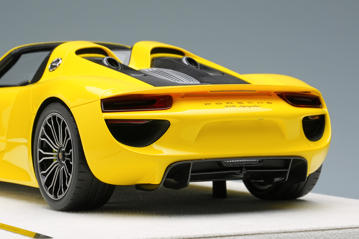 Make Up Co., Ltd. / Porsche 918 Spyder 2011
