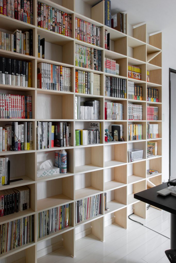 自宅の書斎に – 壁一面のA5判本棚 奥行180mm / Shelf – マルゲリータ