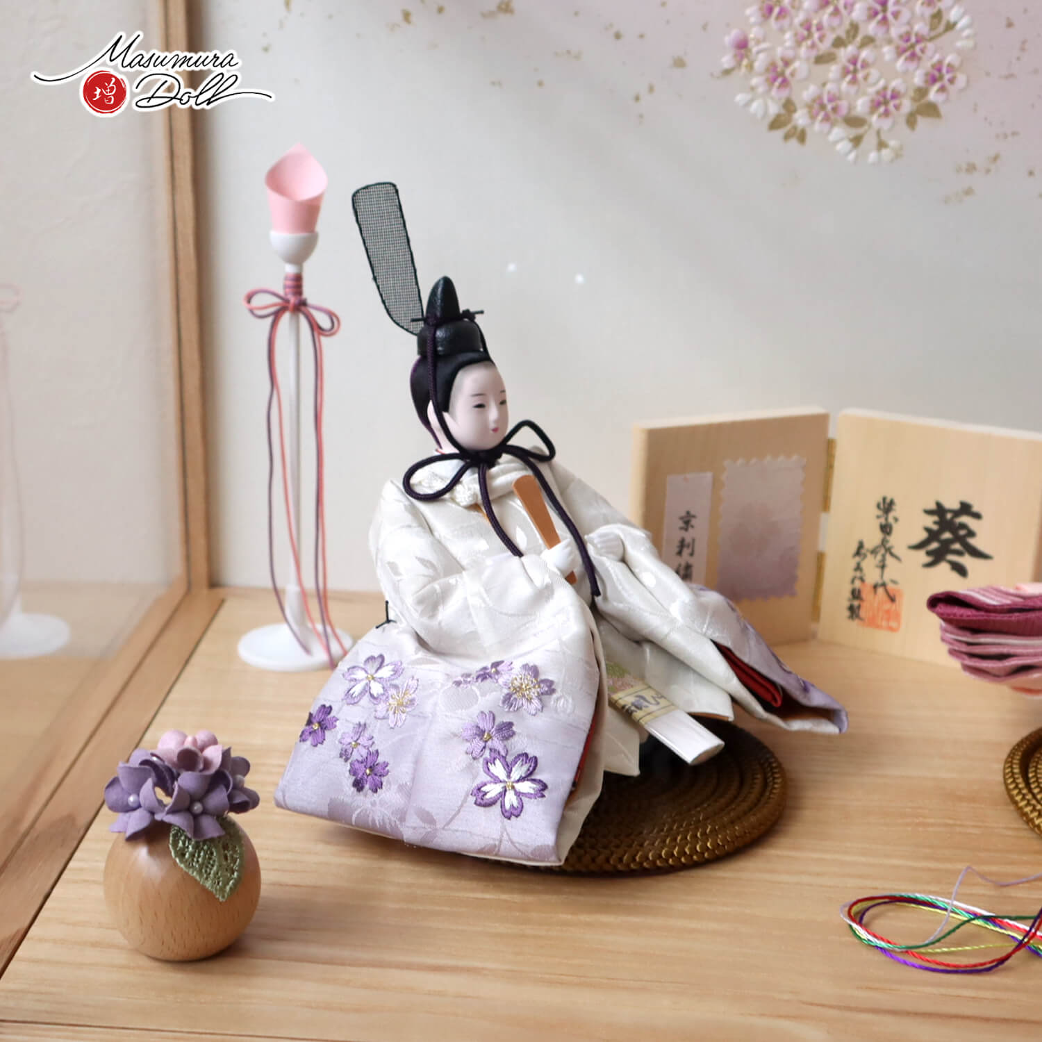 最新作】 アクリルケース 柴田家千代作 葵 絵巻雛 京刺繍 桜ぼかし