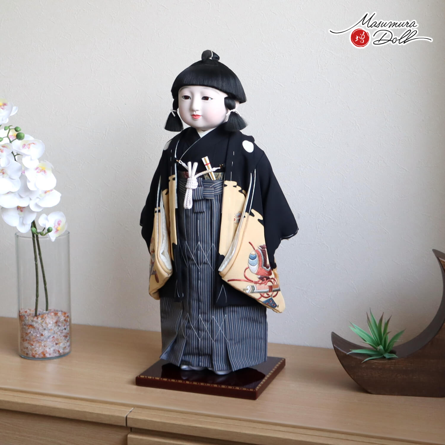 元賀章介作 15号(尺五) 頭師：松乾斎東光 桐塑 本頭 手刺繍 宝づくし