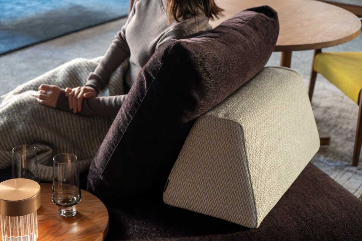 MOUNT CUSHION(W60 × D30 × H30cm)の通販 / マスターウォール