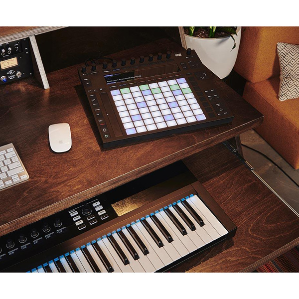 □ご予約受付□ De-Fi (旧Output) ／ Platform (コディアック