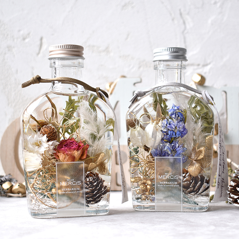 ◇ハーバリウム 15 バラと木の実のクリスマスbottle.:*:・