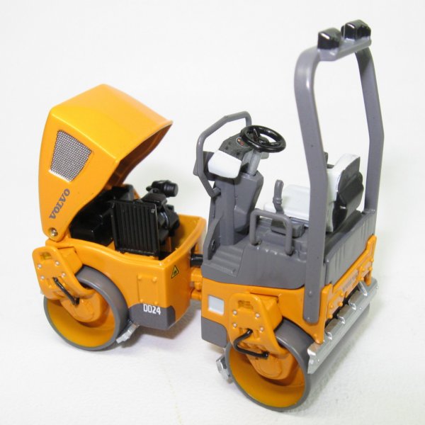 Miniature Construction World - Volvo DD24 Tandem Drum Roller