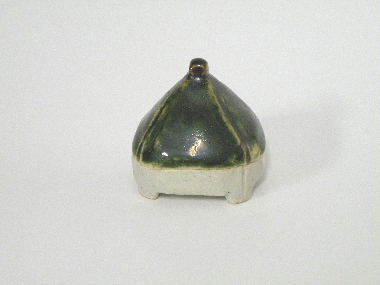 美濃焼伝統工芸品協同組合 | 志野ぐい呑 木箱
