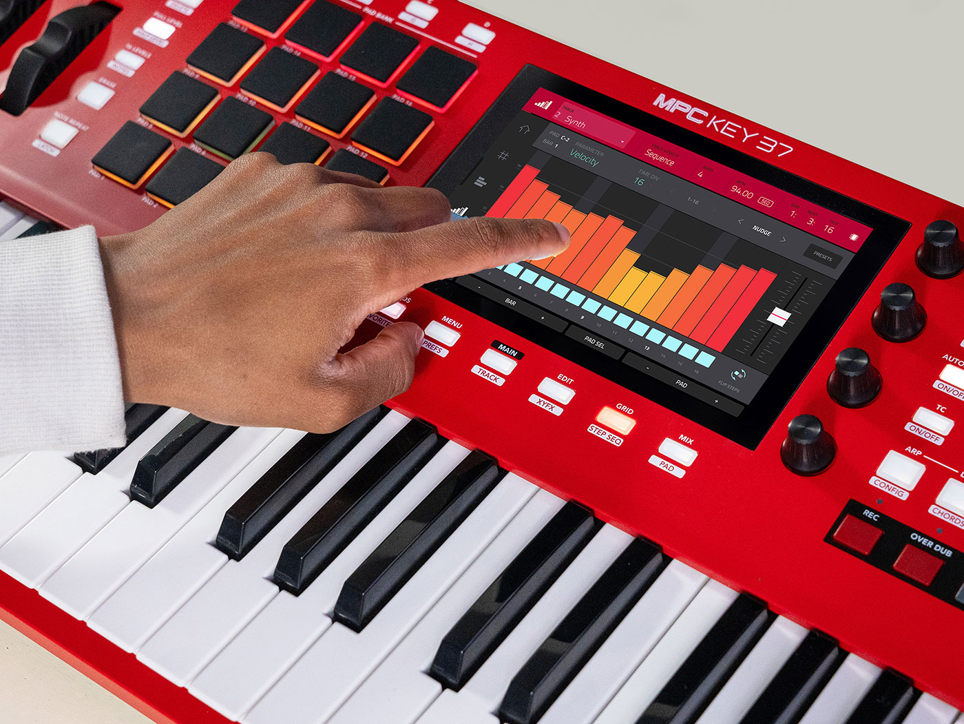 AKAIが37鍵キーボード「MPC Key 37」を発売！コンパクトなキーボードに