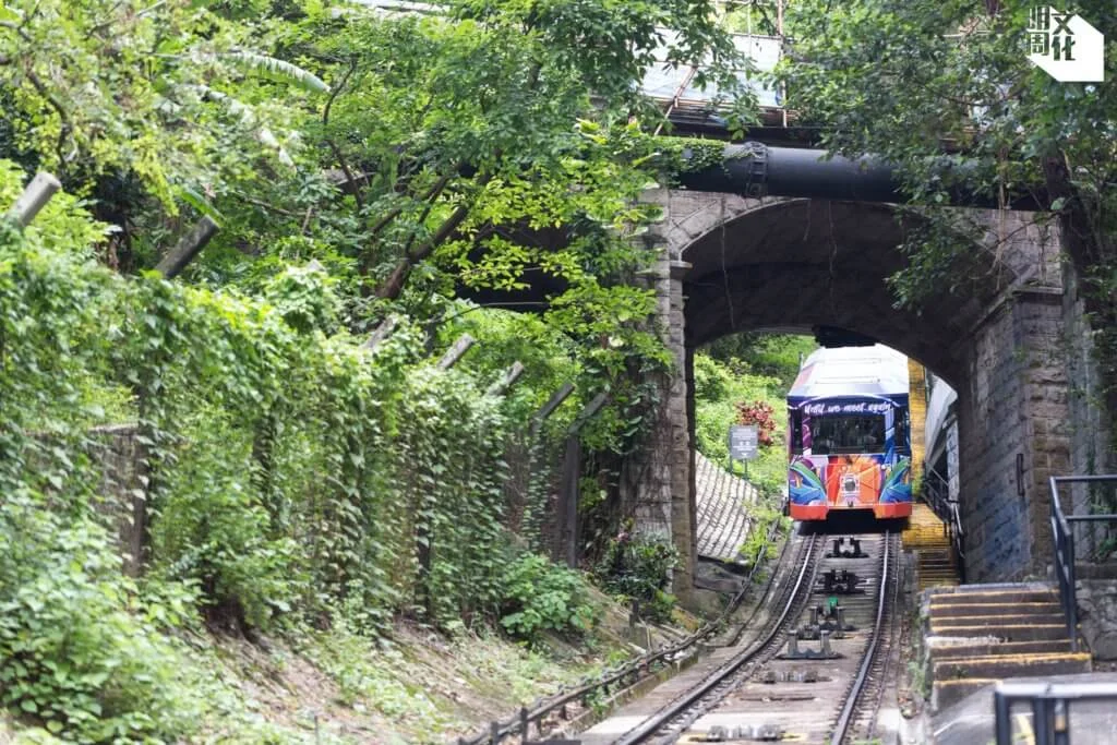 服務香港32年下周一退役第五代山頂纜車的最後告別-社會- 明周文化