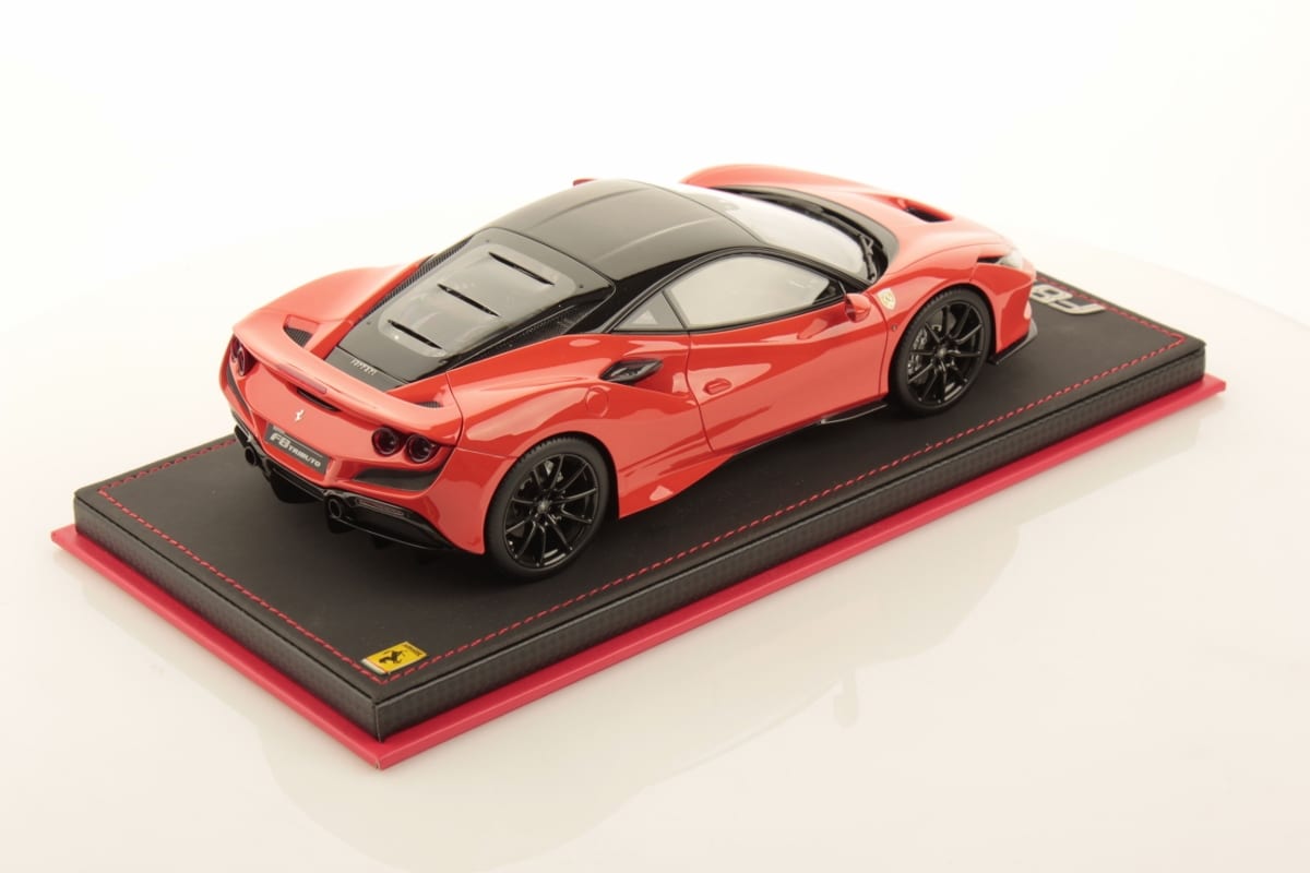 Ferrari F8 Tributo 1:18 | MR Collection Models