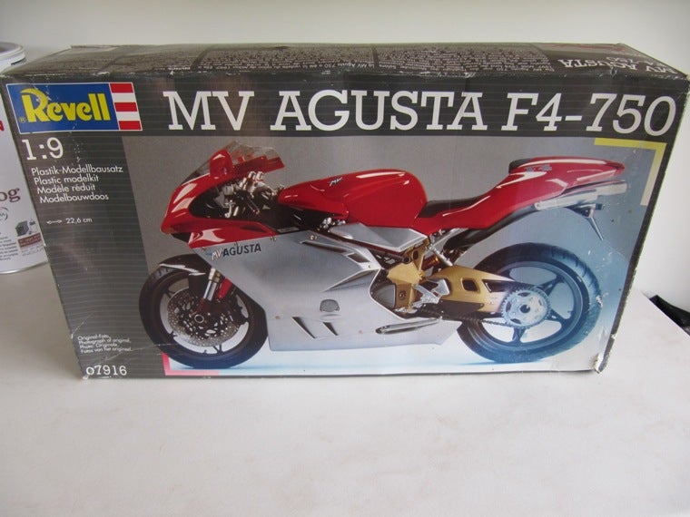 For Sale : REVELL MV AGUSTA F4 1/9 SCALE MODEL | MV Agusta Forum