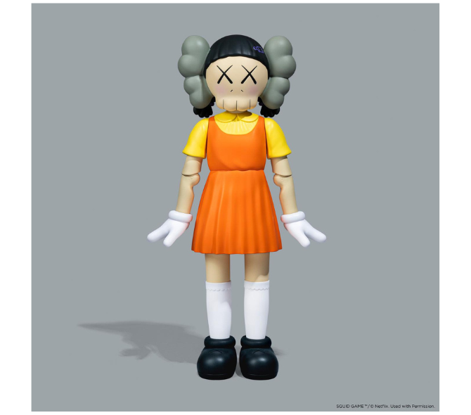 KAWS (カウズ) x イカゲーム2コラボフィギュア「Young Hee Figure」を