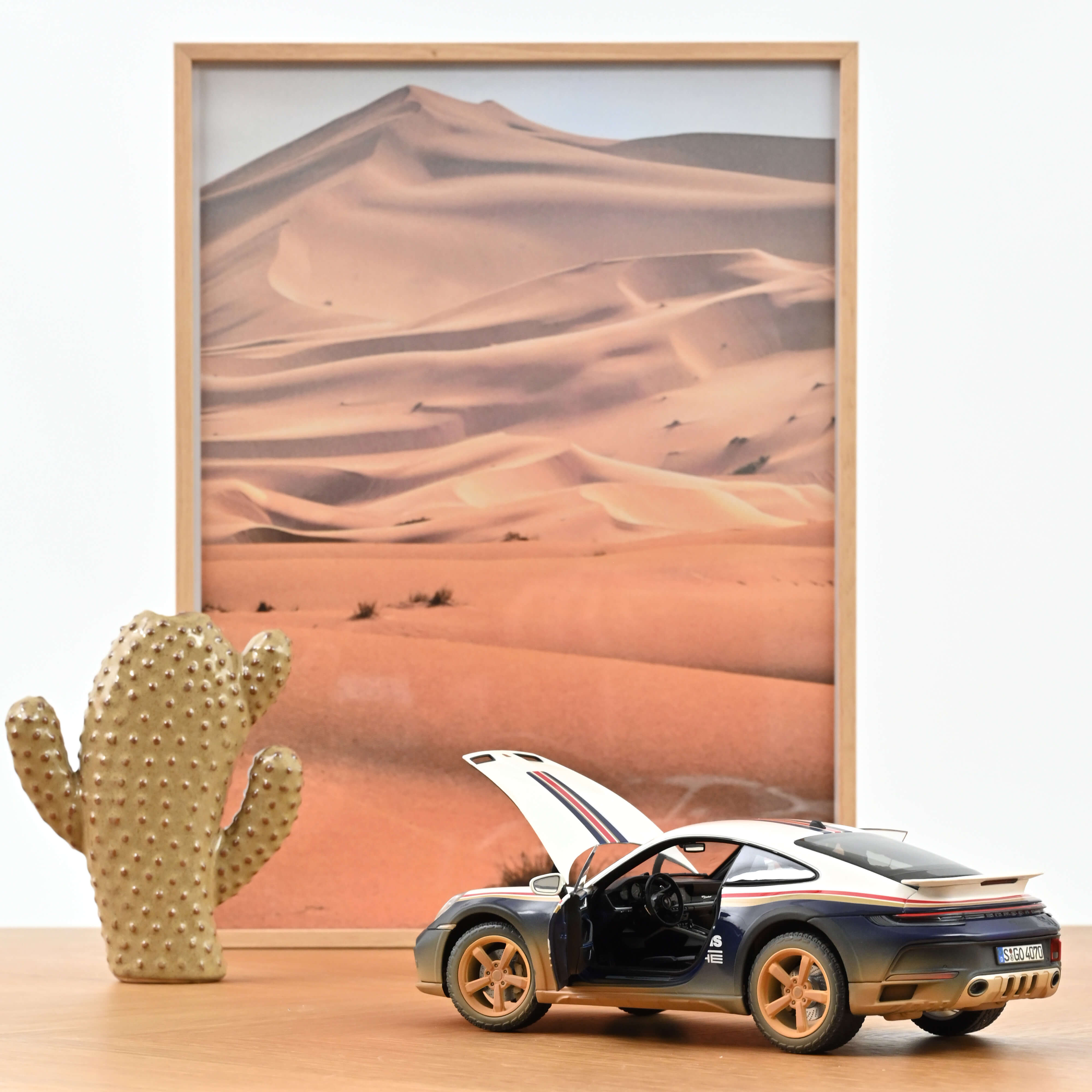 Porsche 911 Dakar Roughroads Dirty 1:18 - 500pcs – Norev