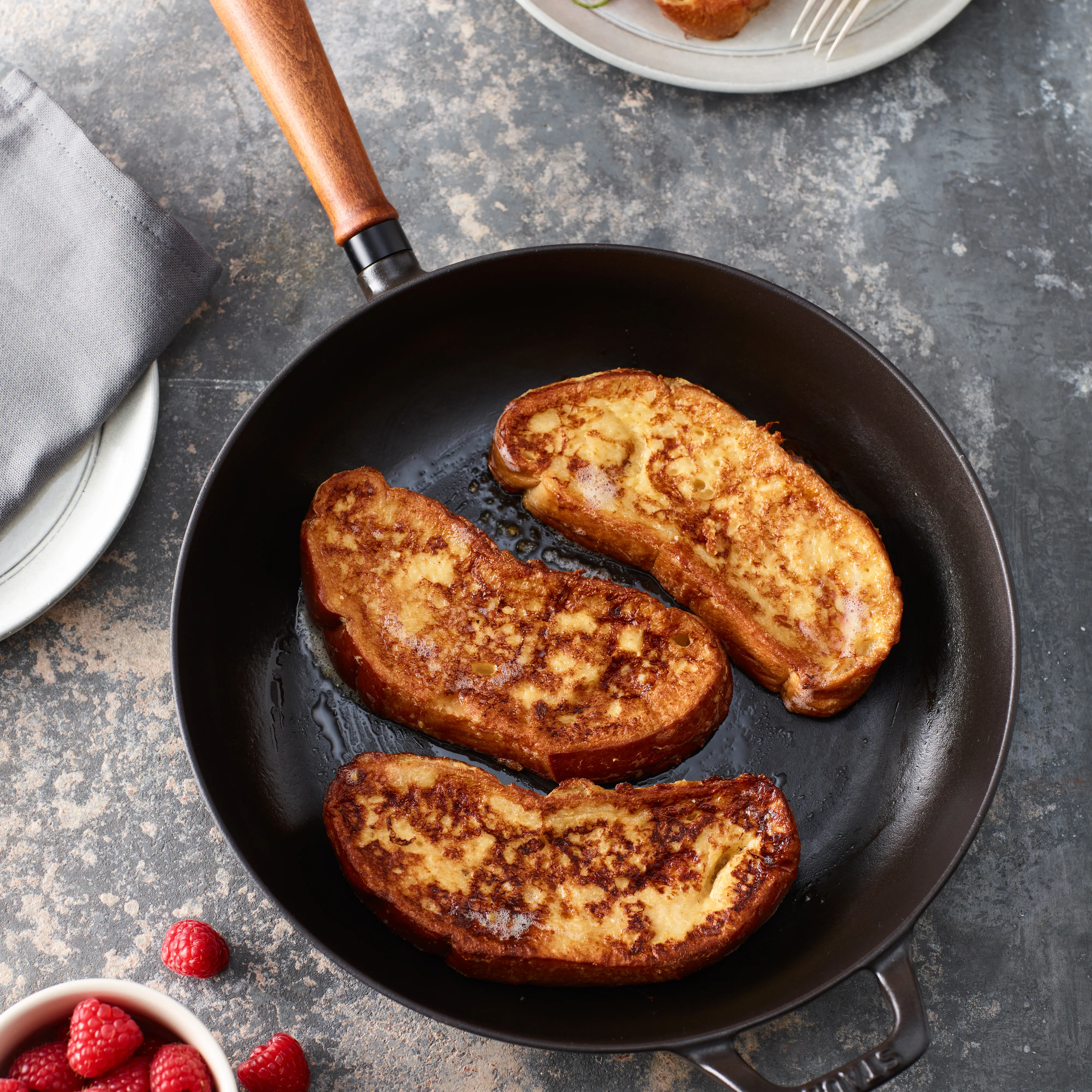 STAUB | ストウブ からのヴィンテージ フライパン 木製ハンドル付き