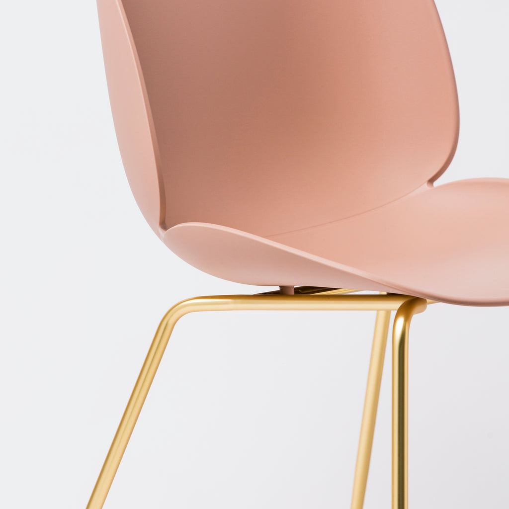Gubi Beetle Dining Chair un-upholstered | Nannie Inez