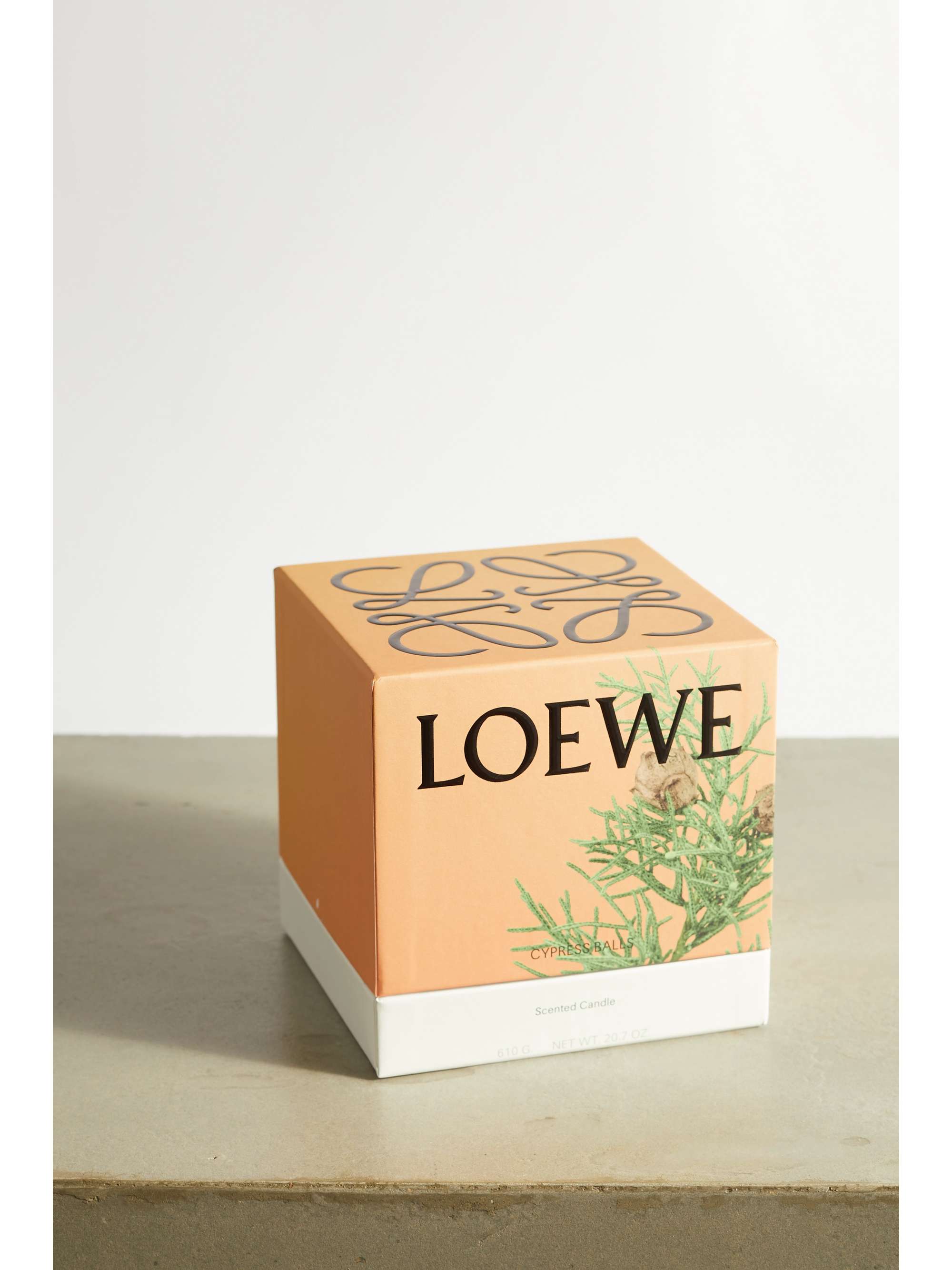 LOEWE PERFUMES Cypress Balls medium scented candle, 610g | NET-A