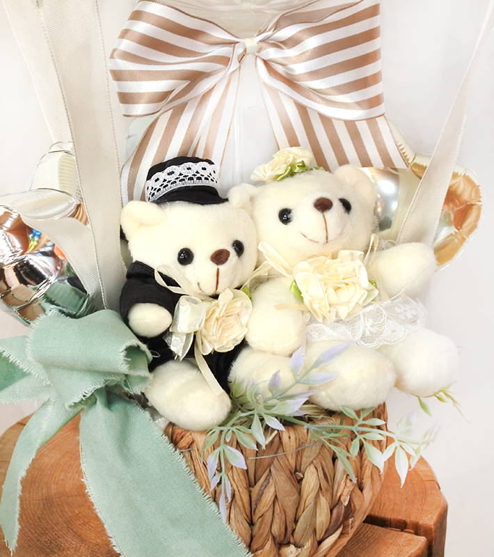 結婚のお祝いにぬいぐるみ付き＋名前入り くまちゃん気球アレンジ