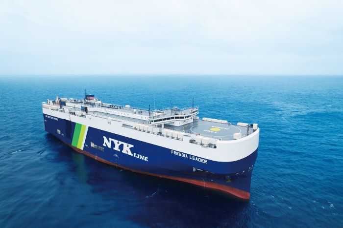 当社5隻目のLNG燃料自動車専用船が竣工し、名古屋港に初入港 | 日本