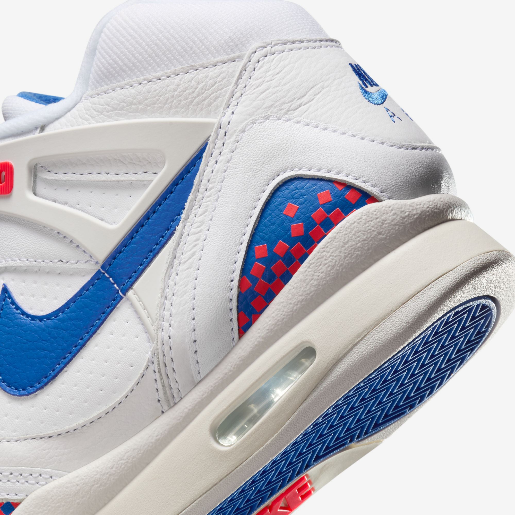 Nike Sportswear Air Tech Challenge 2 - FZ9033-102 | SNS