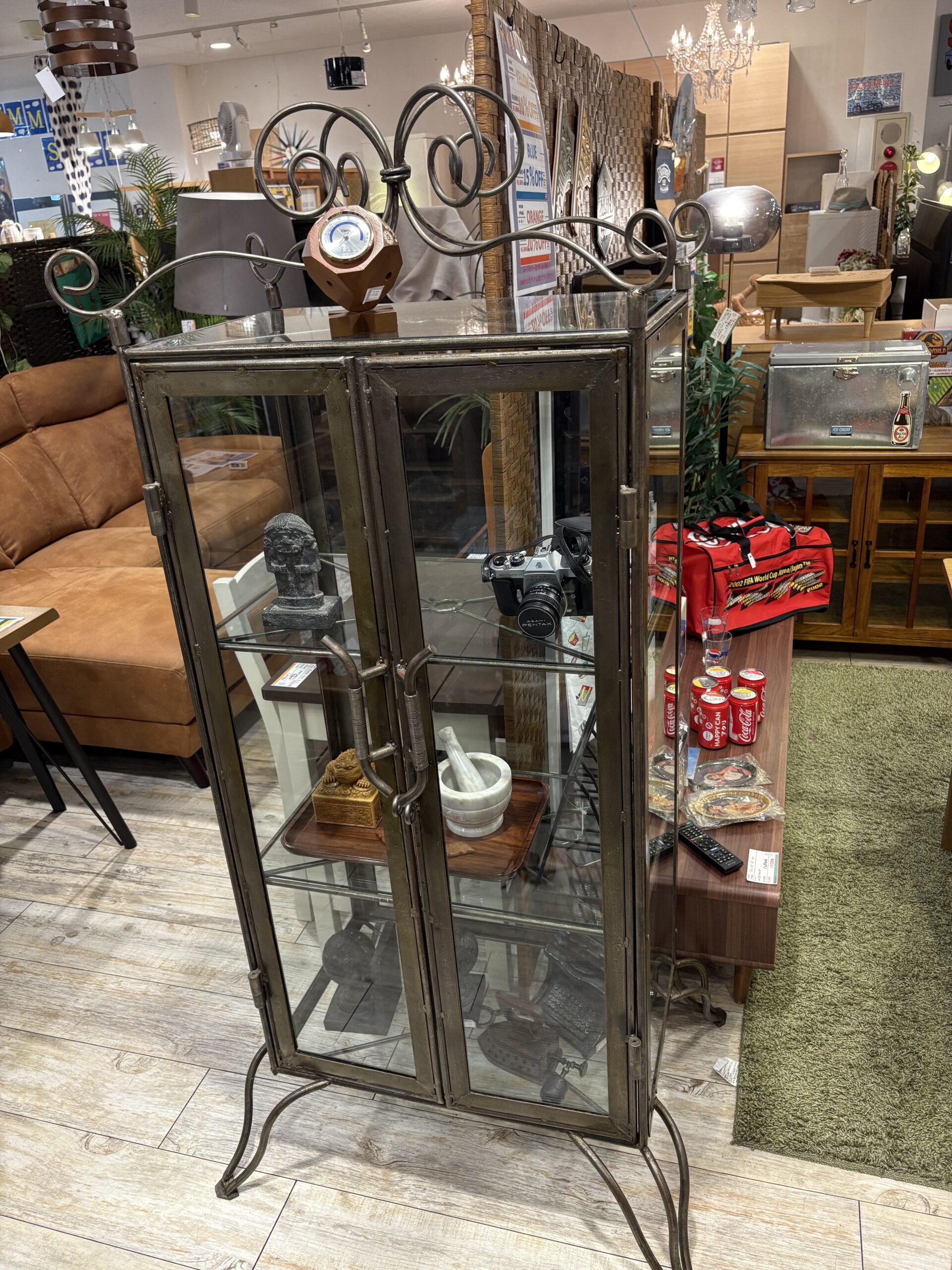 中古品】 アイアンガラスキャビネット アンティーク調 コレクション