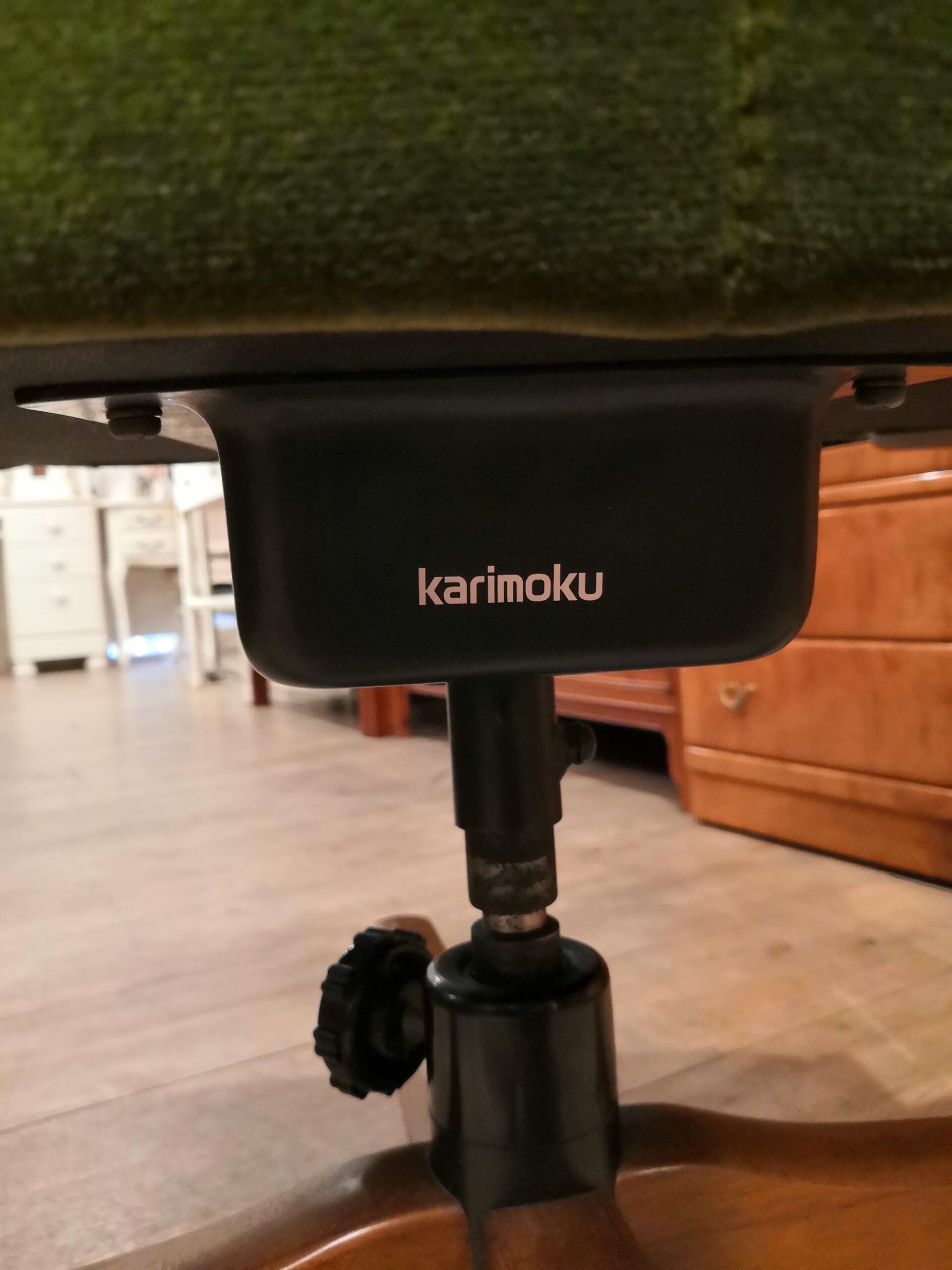 中古】 karimoku カリモク コロニアル 書斎チェア モケット モス