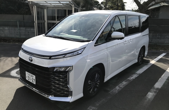 新型ヴォクシー試乗できます！！