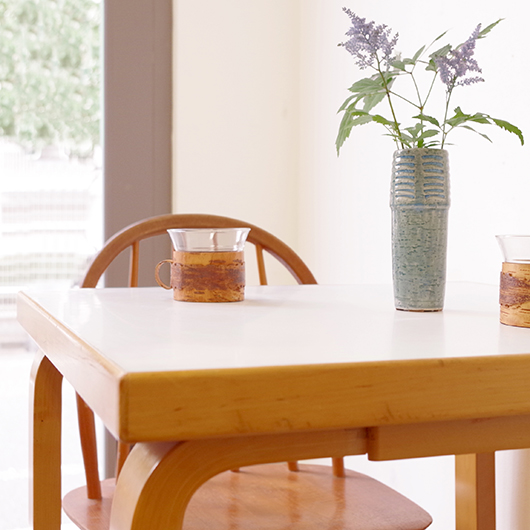 こまものと北欧家具の店 Salut / Alvar Aalto / Artek table (white